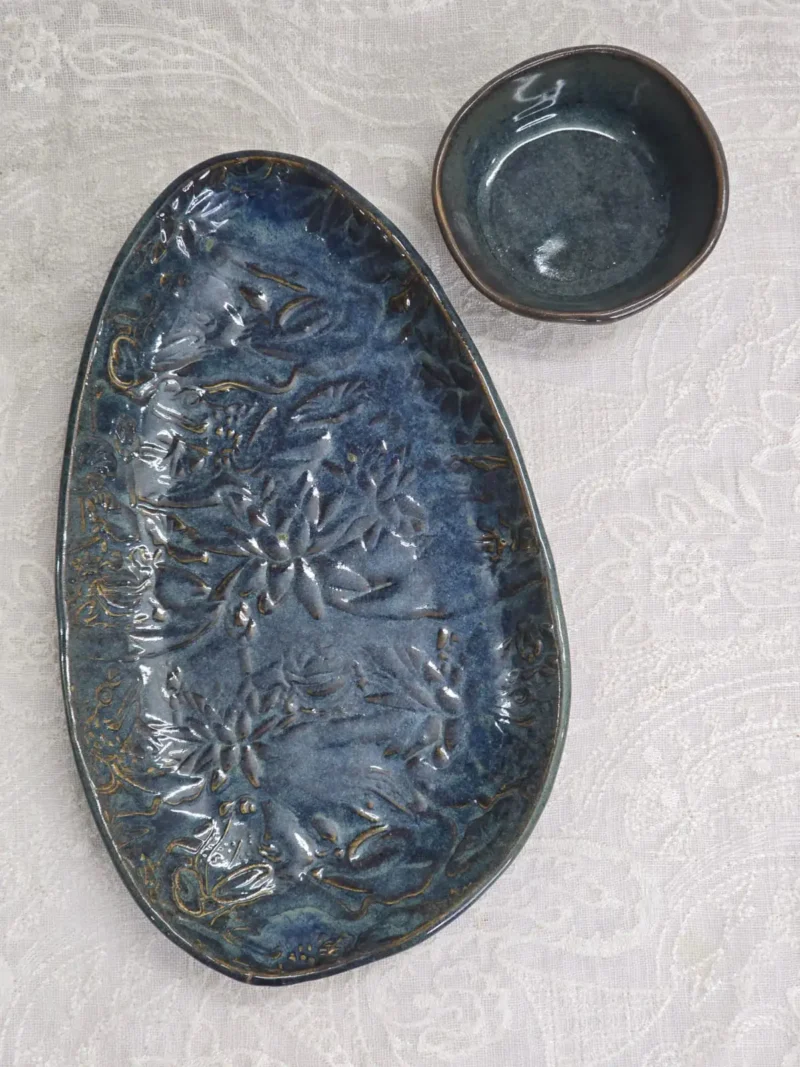 Embossed Waterlily Platter